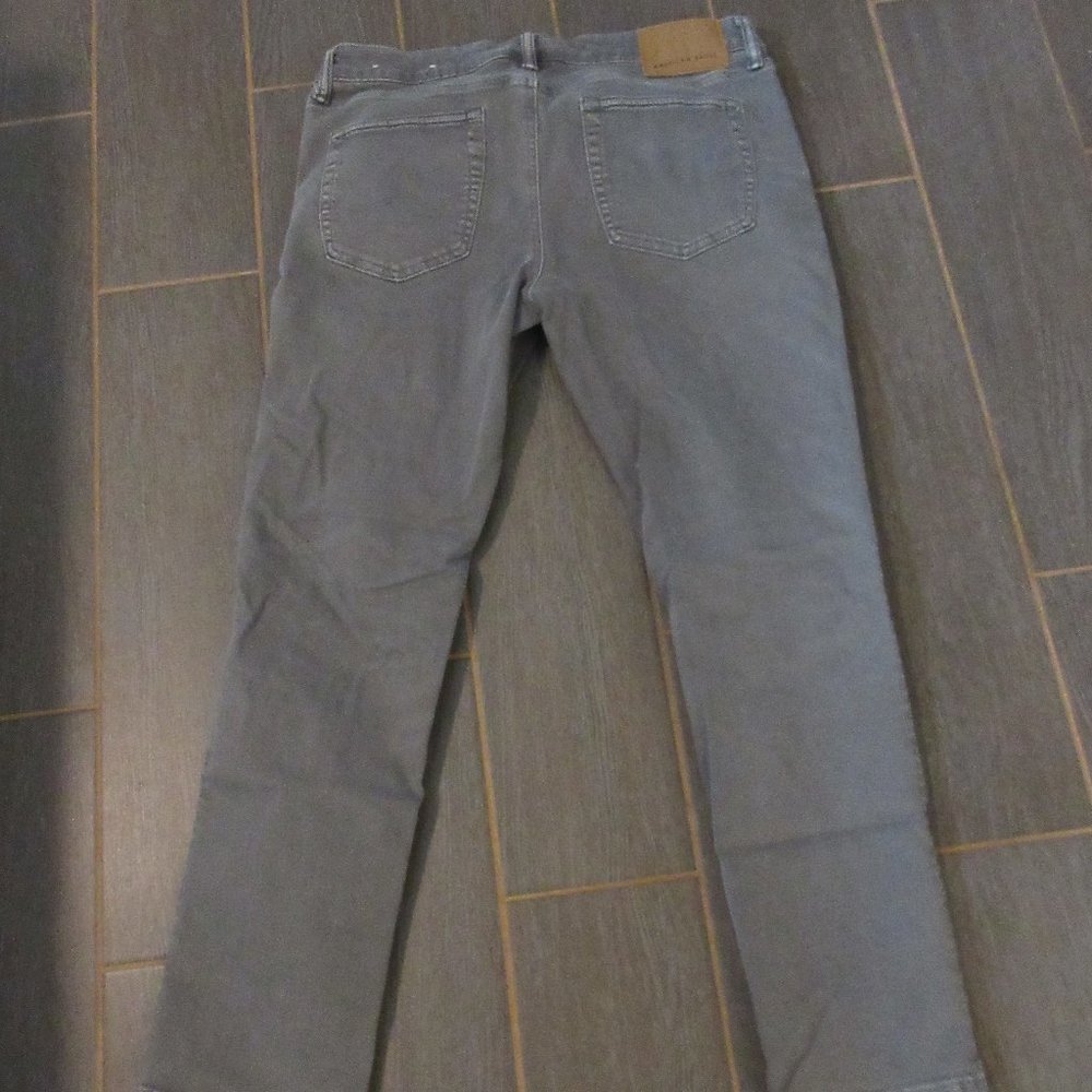American Eagle Jeans - 33 x 30